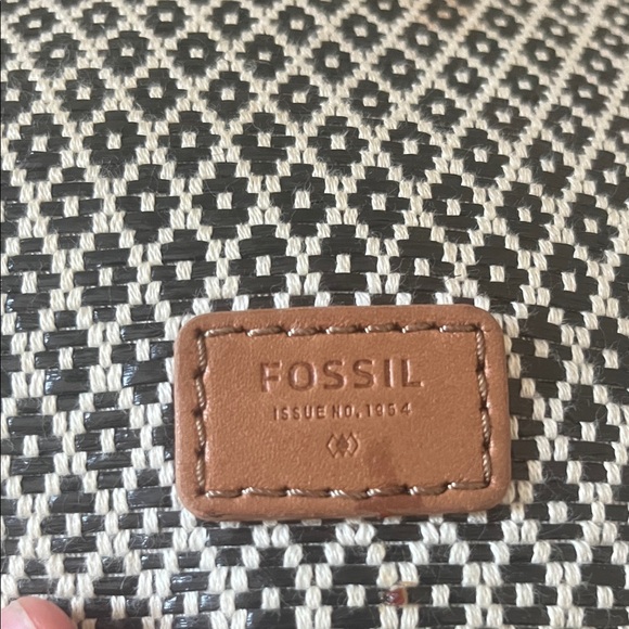 FOSSIL Tan and Black Women's Crossbody Messenger Bag - Picture 2 of 13